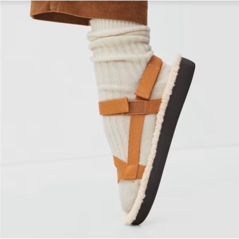 NIB Everlane The Renew Teddy Sport Nylon Brown Sandal Size 8 - Picture 2 of 11